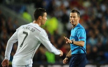 Mark Clattenburg forjó una buena