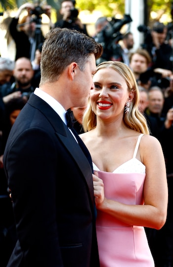 Jost admite que la convivencia junto a Scarlett Johansson está marcada por la complicidad, el caos familiar y la crianza ajustada al ritmo de 'Saturday Night Live' (REUTERS/Eric Gaillard)