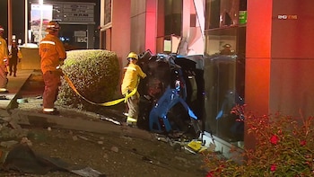 El incidente ocurrió a la 1:45 de la madrugada cerca de Gage Avenue, sin dejar víctimas ni daños personales en el establecimiento afectado (RMG News)