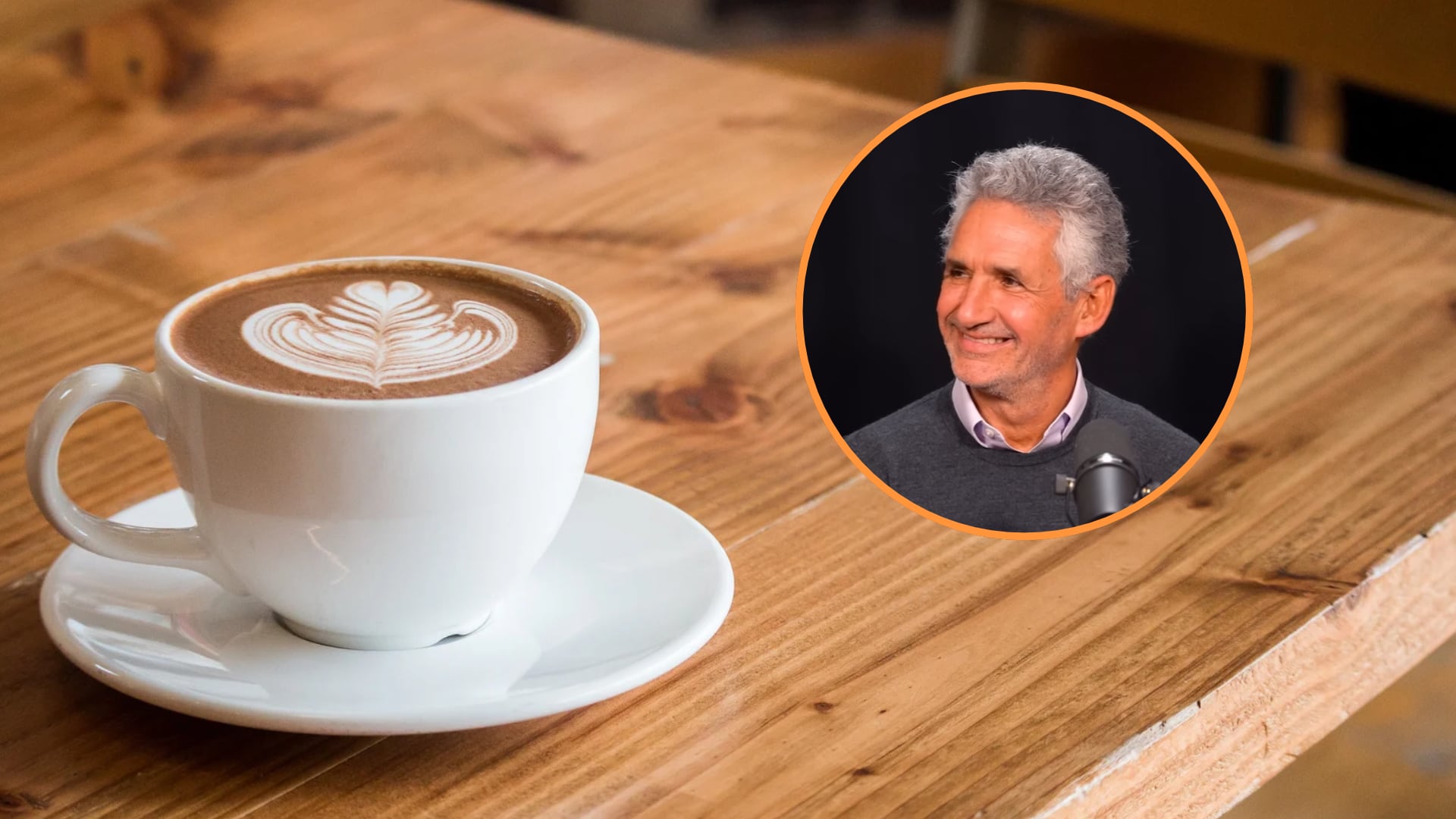 Tim Spector relaciona el consumo habitual de café con una microbiota intestinal más diversa. (Montaje Infobae)