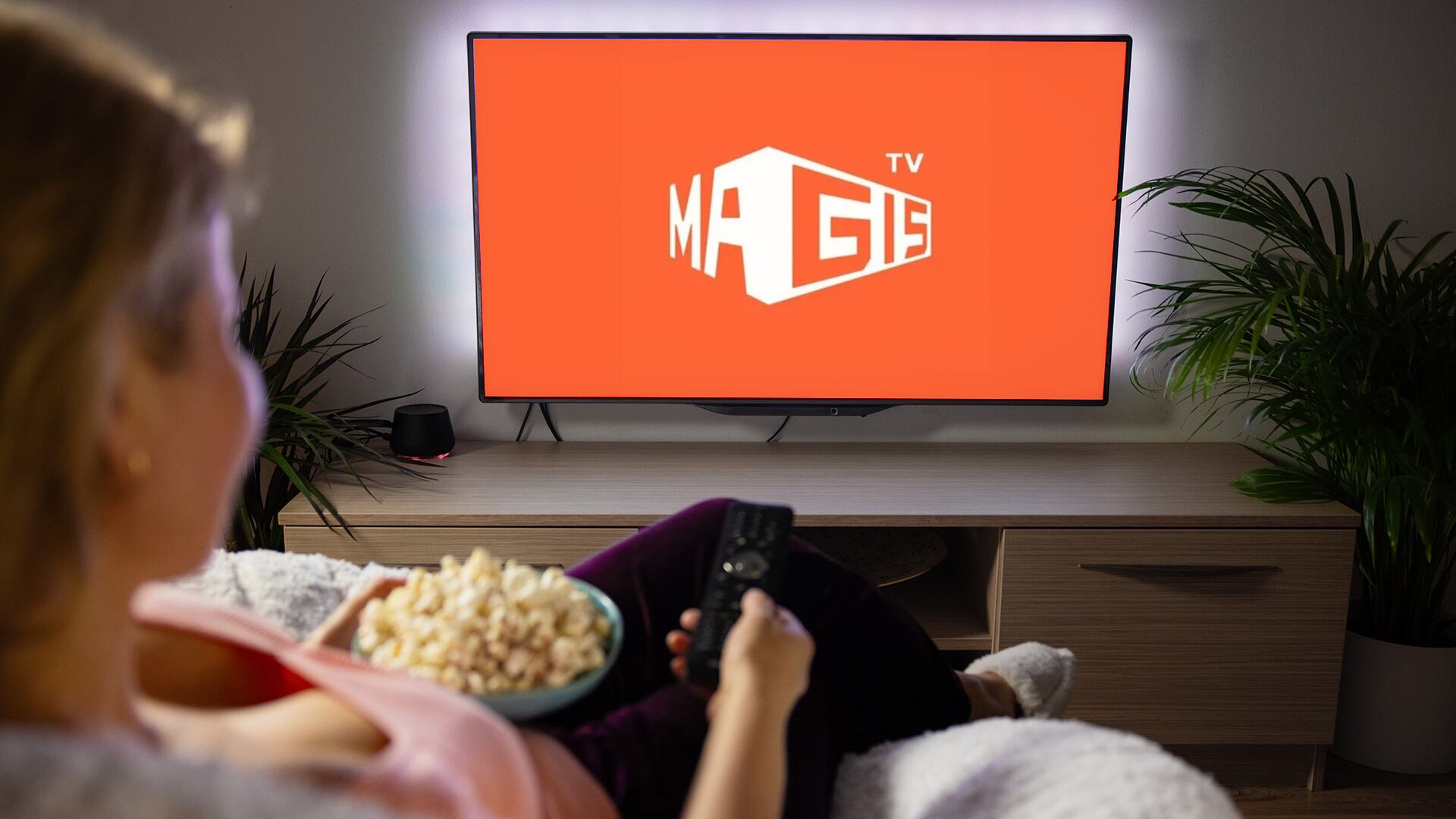 Magis TV pone en peligro los datos personales de los usuarios. (Fotocomposición: Infobae)