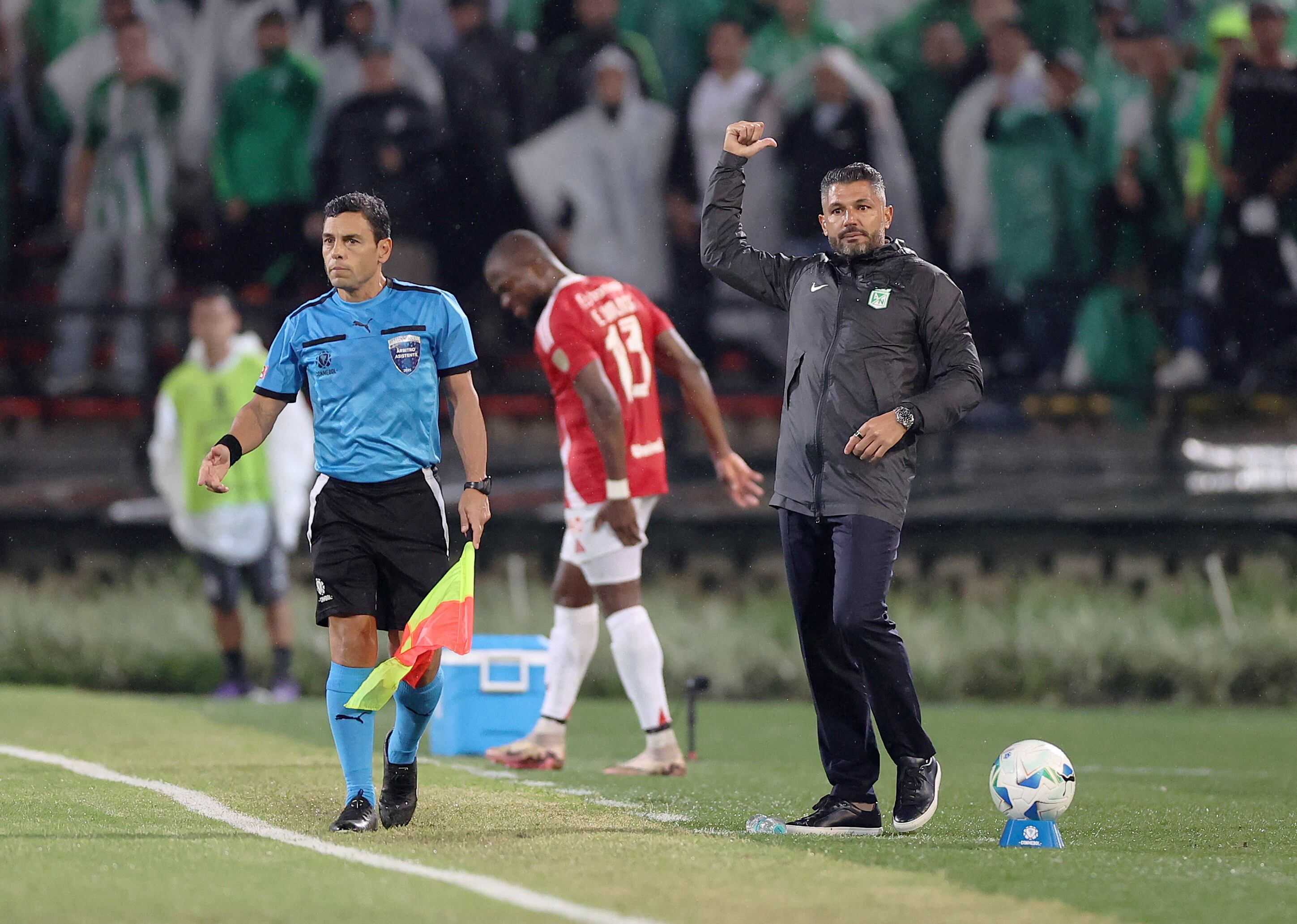 Javier Gandolfi se clasificó a los octavos de final de la Copa Libertadores con Nacional- crédito Luisa Gonzalez/ REUTERS