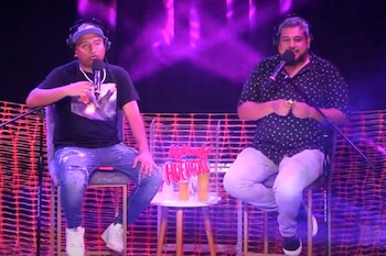 Conductores de Hablando Hueva... anuncian