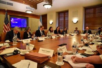 Batakis cerró su gira en