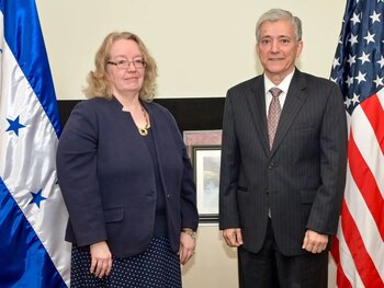 La reunión permitió dar seguimiento al diálogo bilateral sobre la modernización del sector energético hondureño. (Foto: Embajada EEUU en Tegucigalpa)