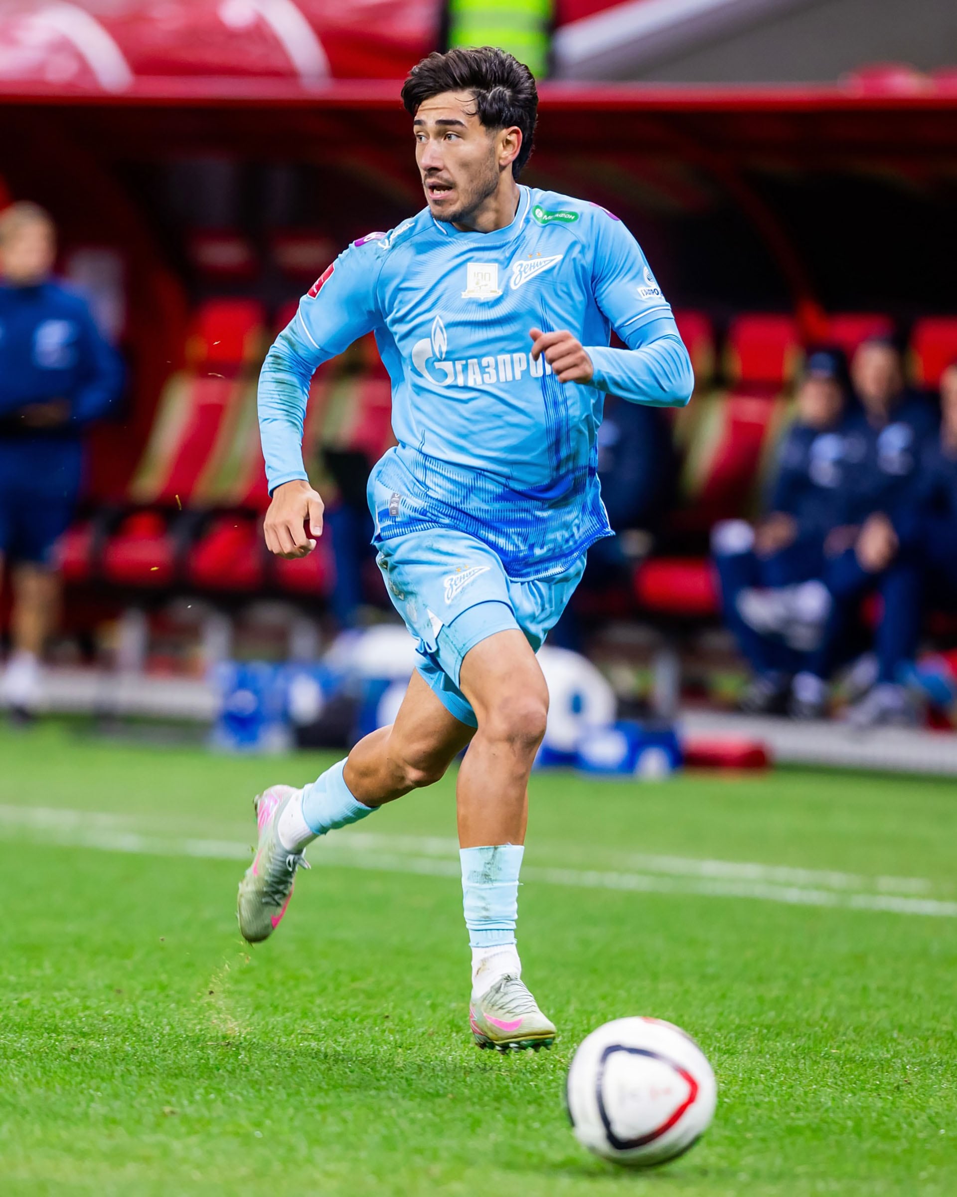 Una de las fotos de Román Vega con la camiseta del Zenit (Créditos: @zenit_spb)