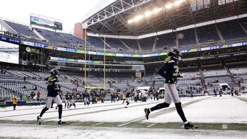 Los jugadores de fútbol americano