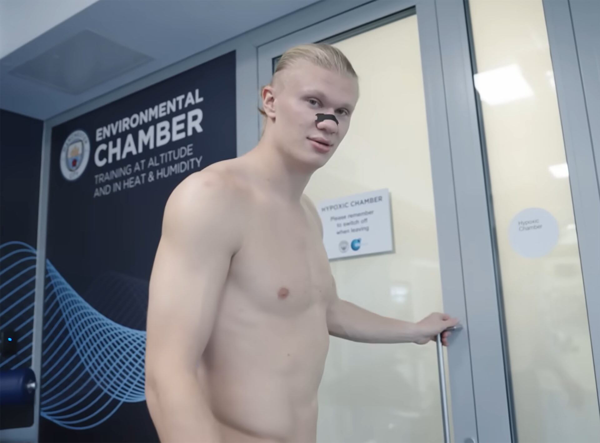 Haaland utiliza tiras nasales y tecnología innovadora para optimizar la respiración y mejorar su rendimiento en partidos de alta exigencia (Youtube: Erling Haaland)