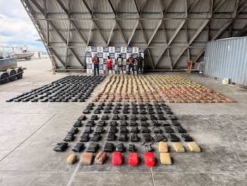 Las fuerzas navales capturan a siete miembros del Clan del Golfo y logran el sometimiento voluntario de cuatro más en operativos en Chocó - crédito prensa Armada de Colombia