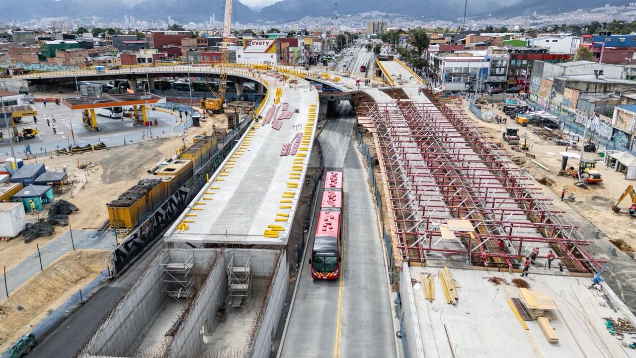 El nuevo puente de Venecia optimizará el flujo de TransMilenio y tráfico mixto entre Soacha y el centro de Bogotá - crédito IDU
