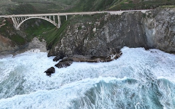 El Big Sur International Marathon 2027 ofrecerá un recorrido panorámico por los acantilados de la costa californiana (REUTERS/Fred Greaves)