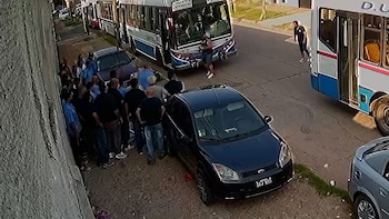 Activistas de la UTA agreden al dueño de la empresa Expreso del Oeste tras un bloqueo sindical