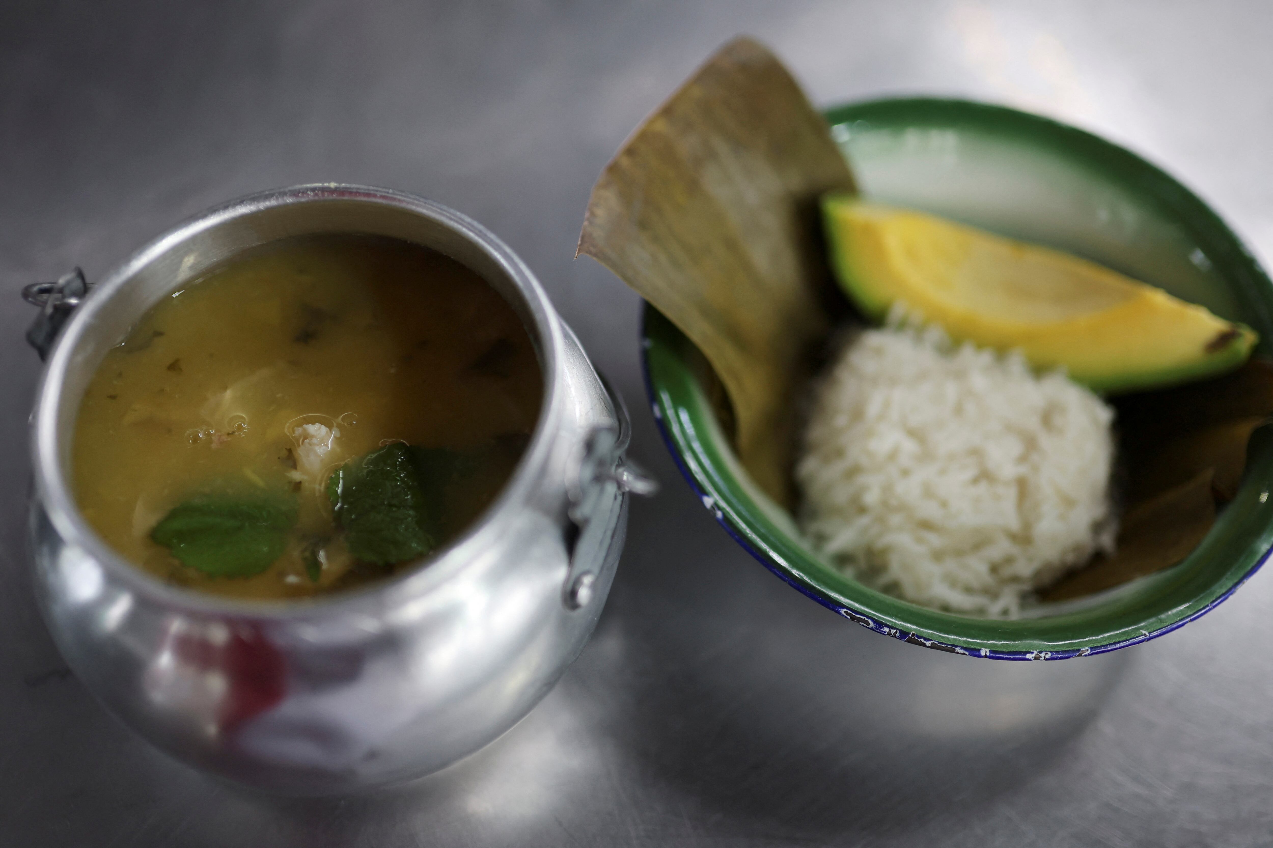 El consumo de este producto es muy popular entre los extranjeros que visitan Bogotá - crédito Luisa Gonzalez/REUTERS