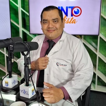Emilio Salazar, médico intensivista, recomendó mantener una hidratación constante, usar ropa fresca y evitar actividades al aire libre entre las 10 de la mañana y las cuatro de la tarde./ (Radio YSKL)