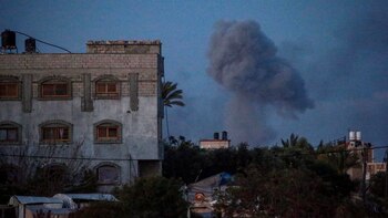 Israel inicia ofensiva terrestre en centro de Gaza mientras Hamás prepara una contraoferta