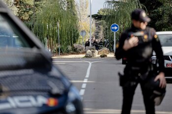 Un agente de Policía Nacional