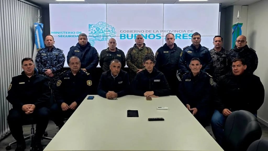 Funcionarios y miembros de las fuerzas de seguridad de la provincia de Buenos Aires