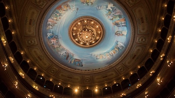 La cúpula de Raúl Soldi cumple 6 décadas como símbolo del Teatro Colón