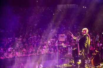 Baglietto y Vitale en Rosario: 35 años de música, generaciones cruzadas y un anfiteatro vibrando frente al Paraná Festival FARO
