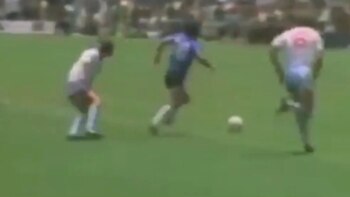 El tanto de Maradona a