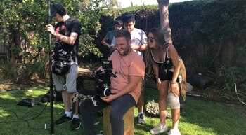 En acción: Alexia, atenta al