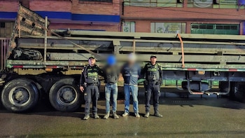 Se hicieron pasar por trabajadores del metro de Bogotá para robarse $50 millones en rieles: así los capturó la Policía