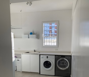 Tanto en departamentos como en