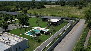 La quinta de Pilar allanada