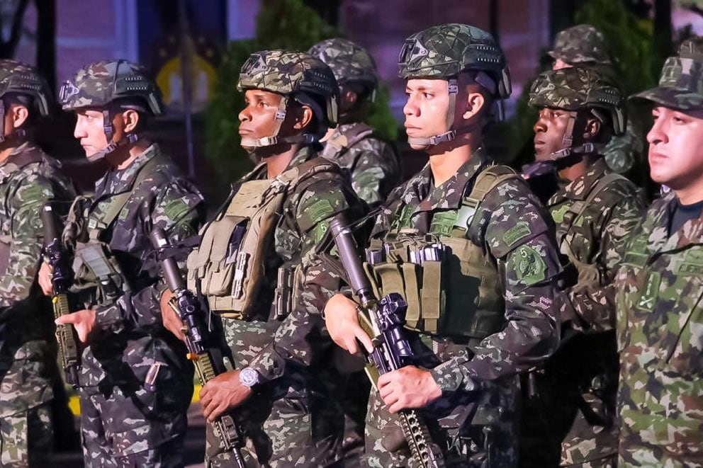 El Ejército acompaña mediante caravanas el desplazamiento de vehículos de carga y se prioriza el traslado de productos perecederos como el banano. - crédito Ejército Nacional de Colombia