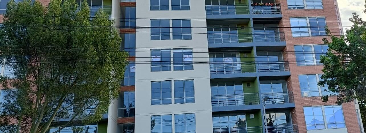 Expertos destacan que la reducción de tasas y la demanda turística impulsan el mercado inmobiliario colombiano, aunque advierten sobre la importancia de elegir bien los proyectos - crédito Frank Saavedra