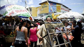 El Mercado Oriental genera unos 50,000 empleos, según las autoridades. Foto: Archivo