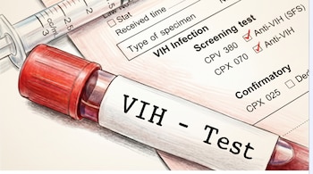 Un tubo de ensayo etiquetado como "VIH - Test" con una tapa roja, una jeringa transparente y un formulario médico de prueba de detección.