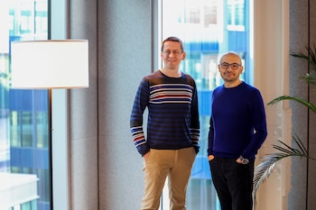 El impacto de AlphaFold llevó a Demis Hassabis y John Jumper a recibir el Premio Nobel de Química 2024 junto con David Baker (REUTERS/Toby Melville)