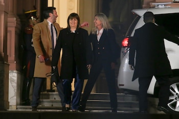 Javier Milei le toma juramento a al nuevo Jefe de Gabinete, Diego Santilli - Casa Rosada - Patricia Bullrich