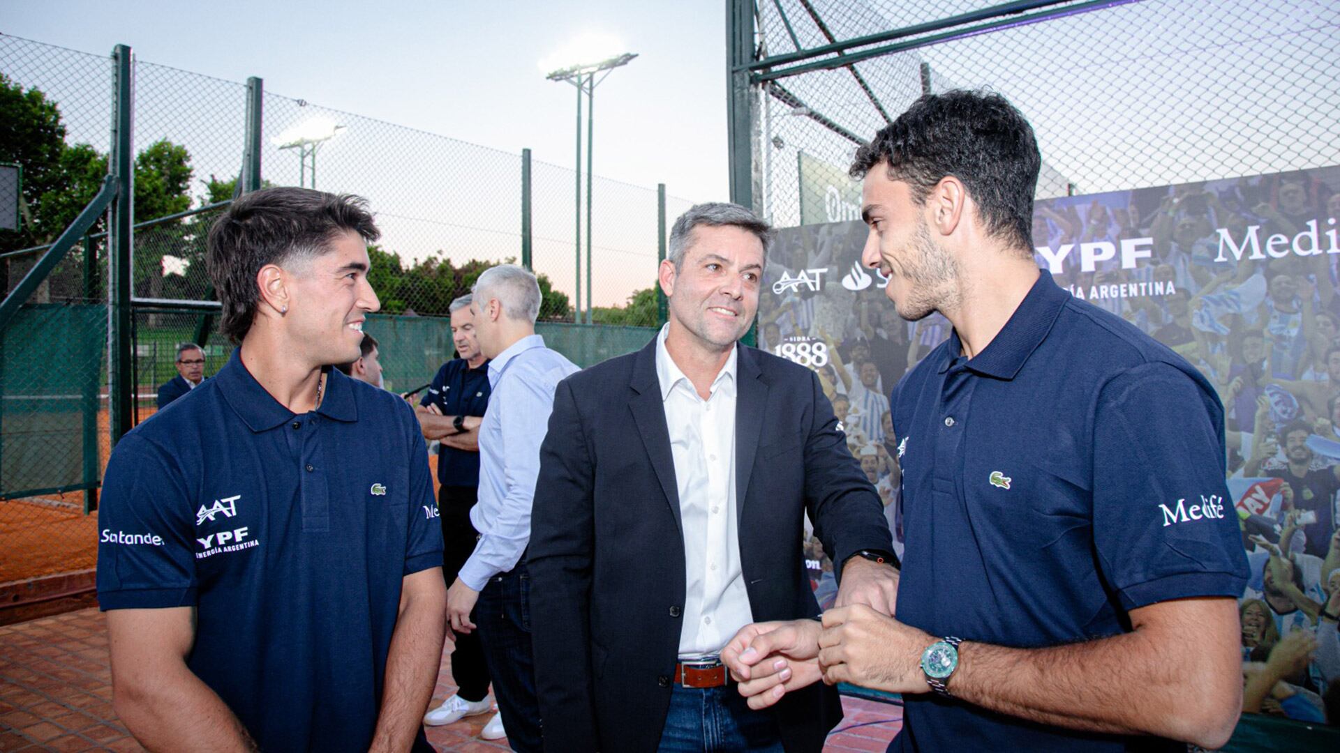 Francisco Cerúndolo y Francisco Comesaña representantes de la Selección Argentina de Tenis Copa Davis que disputarán el Final 8 de Bolonia (Crédito: Prensa AAT)