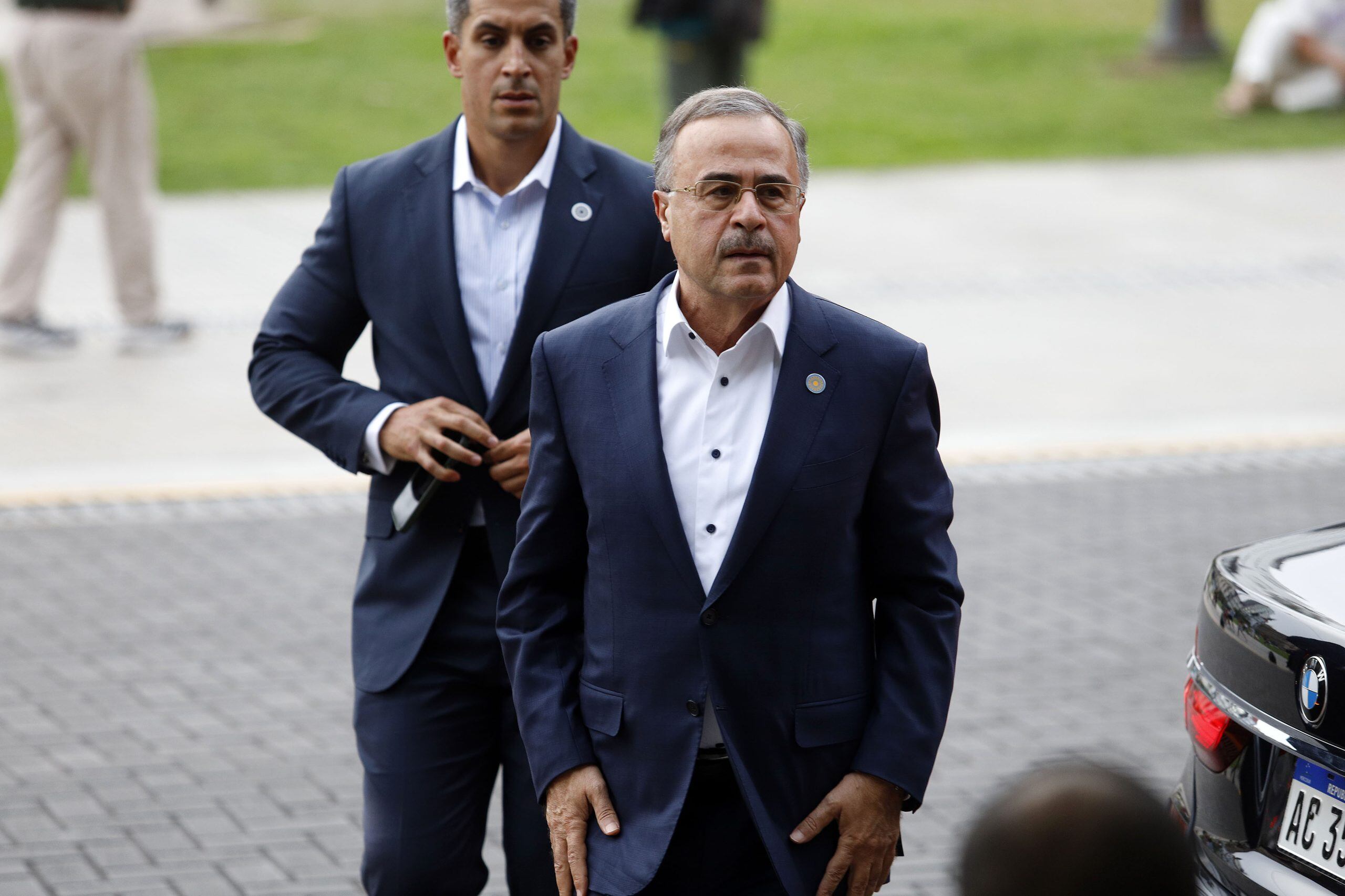 Amin Nasser, presidente de Saudi Aramco, entrando al Teatro Colón de Buenos Aires, a fines de octubre pasado