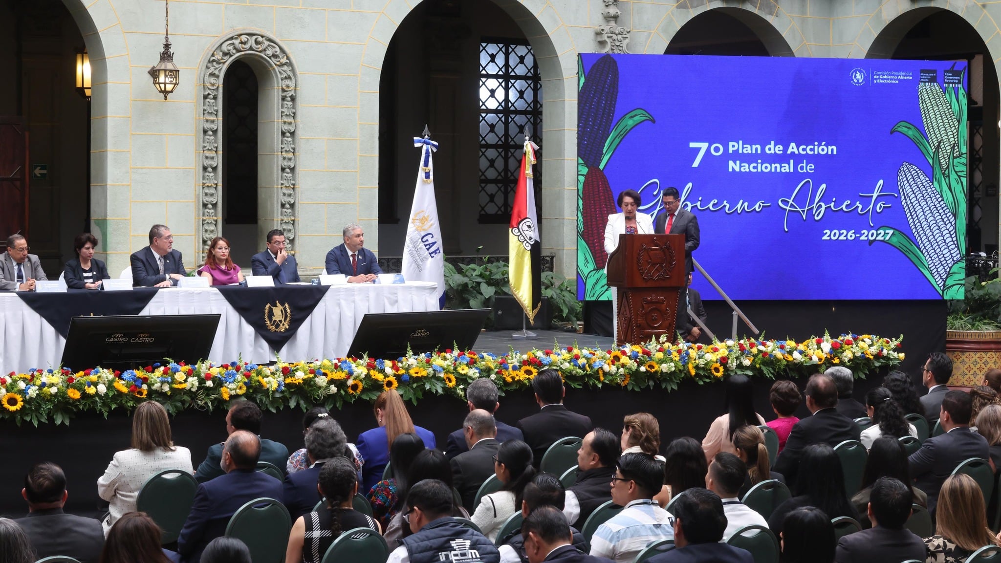 El plan de Gobierno Abierto articula el trabajo de veintinueve instituciones públicas alrededor de cuatro grandes ejes temáticos: seguridad alimentaria y nutricional, prevención de la violencia contra las mujeres, migración y medioambiente. (fotografía: Diario de Centroamérica)