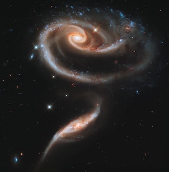 Dos galaxias en interacción gravitacional
