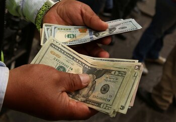 El dólar se encuentra en