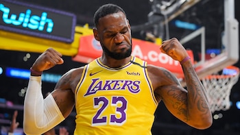 LeBron James dejó Los Angeles Lakers tras ocho temporadas y jugará en Philadelphia 76ers a los 41 años: “No voy por el dinero”