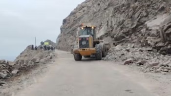 Tránsito se reactiva de manera parcial en la Panamericana Sur en Arequipa