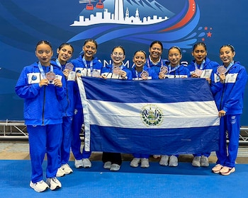 El Salvador conquista la medalla de bronce en el PanAm Aquatics Artistic Swimming Championships 2026 en Chile, marcando un hito para la natación artística nacional. (Foto: Comité Olímpico de El Salvador)