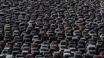 La UE aplica desde mañana las reglas para que los coches tengan un 25% de plástico reciclado en 10 años