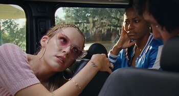 Zola, mesa y bailarina de