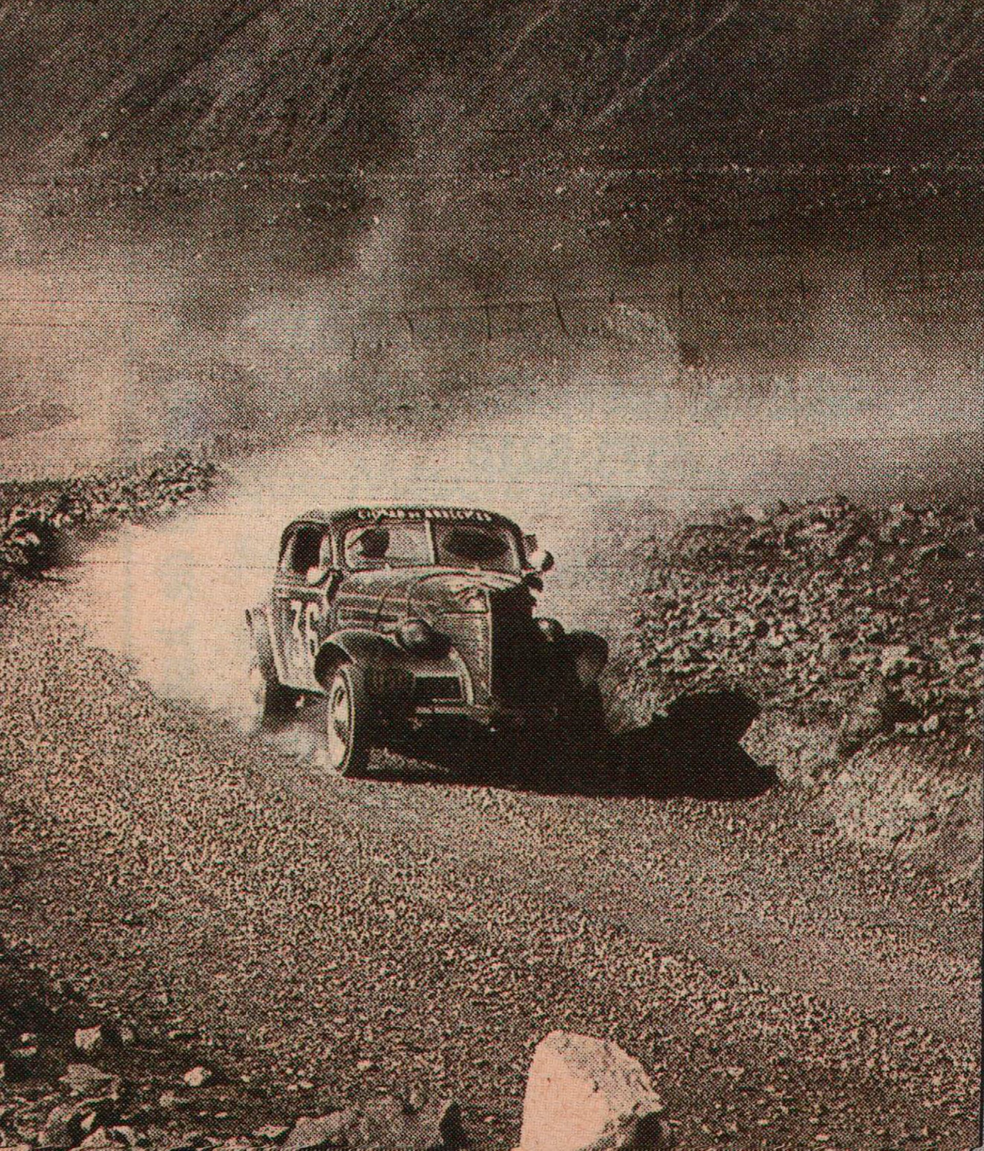 Con su Chevrolet en la mítica Buenos Aires-Caracas, la carrera más emblemática del TC (Archivo CORSA).