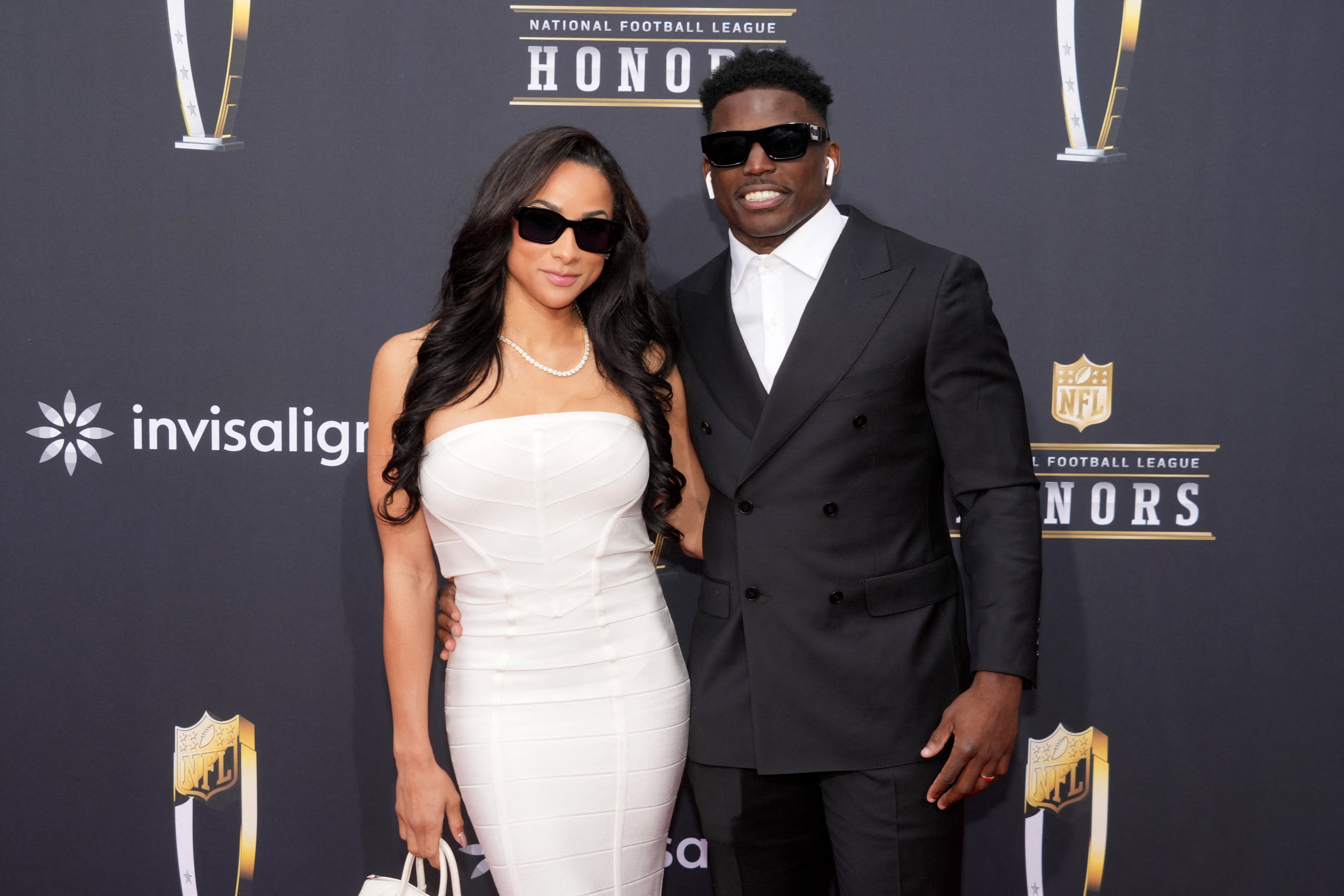 Un jurado de Miami halló responsable al jugador de la NFL Tyreek Hill por dos cargos de agresión física contra su esposa Lakeeta Vaccaro y le ordenó pagar USD 500.000 (USA TODAY Sports)