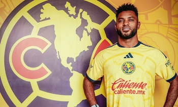 El exdelantero de River Plate de Argentina y Al Wasl de Emiratos Árabes Unidos ya posó con la camiseta del equipo más ganador de México-crédito @ClubAmerica/X