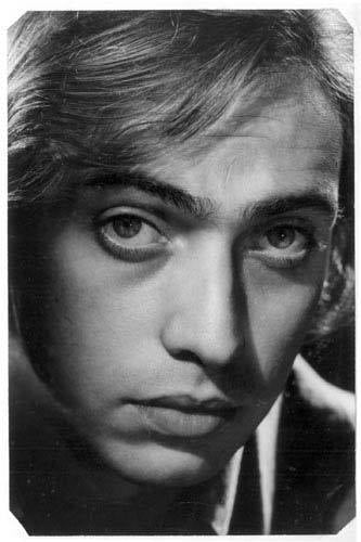 Nacido en Dock Sud en 1940, Brandoni destacó como figura central del teatro argentino y referente de la vida institucional del país.