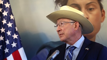 Ken Salazar anuncia visita a México días después de que AMLO acusara a EEUU de pactar con “Los Chapitos” en su libro