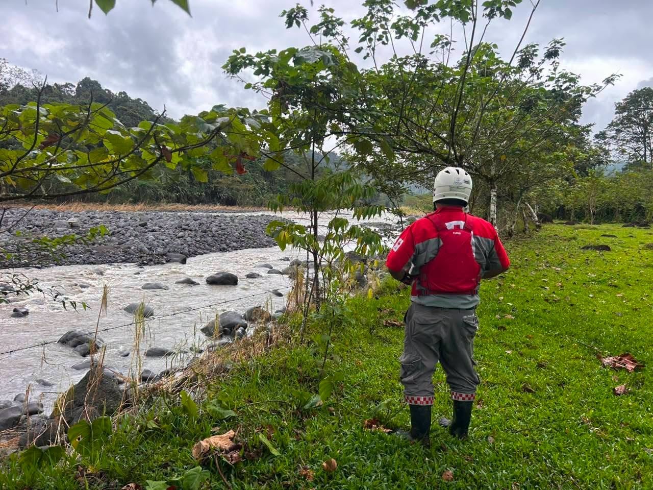 El Ministerio de Educación Pública de Costa Rica suspendió las clases presenciales en 11 centros educativos. (Cortesía: Cruz Roja Costarricense)